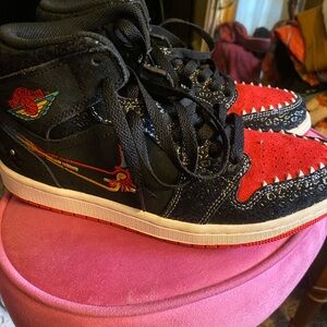 Reposhing these babies I only wore once too big should